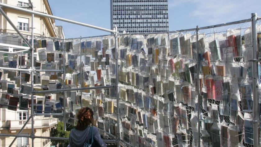 Torre de Babel por el día internacional del libro en Buenos Aires (2011)